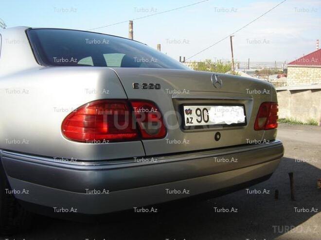 Mercedes E 220 1996, 242,000 km - 2.2 l - Bakı