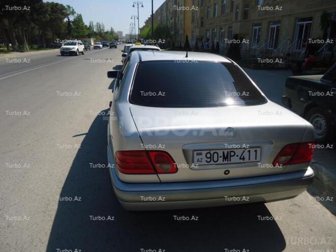 Mercedes E 200 1999, 242,000 km - 2.0 l - Bakı