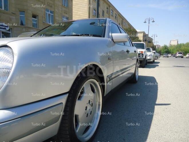 Mercedes E 200 1999, 242,000 km - 2.0 l - Bakı