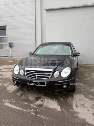 Mercedes E 350 2004, 97,000 km - 3.5 l - Bakı