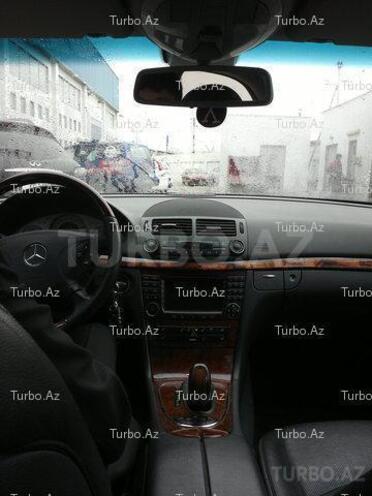 Mercedes E 350 2004, 97,000 km - 3.5 l - Bakı