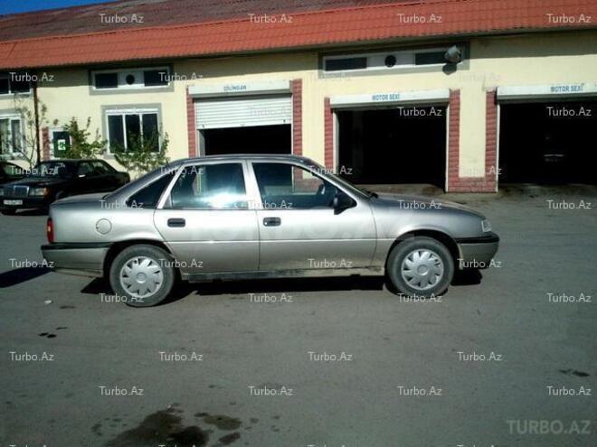 Opel Vectra 1993, 300,000 km - 1.8 l - Bakı
