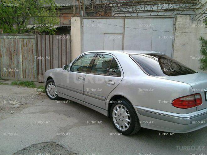Mercedes E 220 2000, 205,283 km - 2.2 l - Bakı