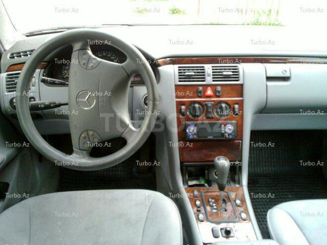 Mercedes E 220 2000, 205,283 km - 2.2 l - Bakı