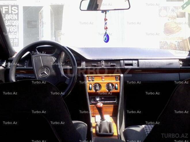 Mercedes E 220 1994, 272,000 km - 2.2 l - Bakı