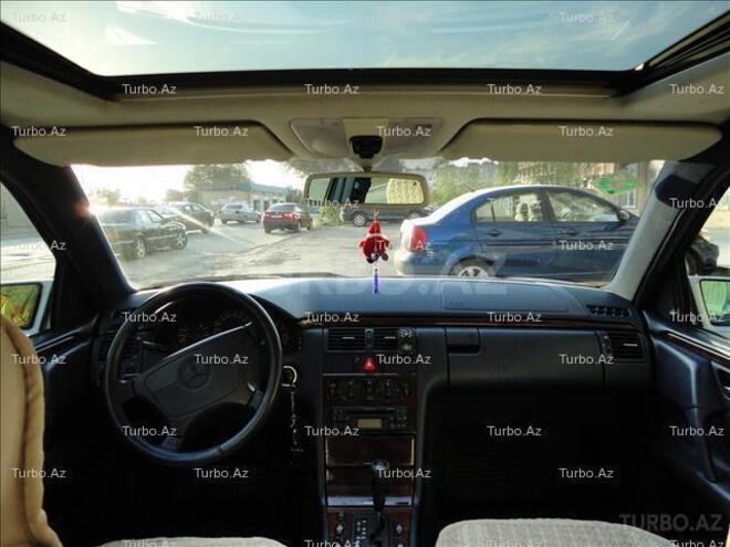 Mercedes E 240 1998, 165,000 km - 2.4 l - Bakı