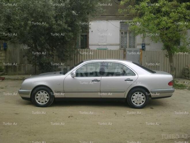 Mercedes E 240 1997, 131,000 km - 2.4 l - Bakı