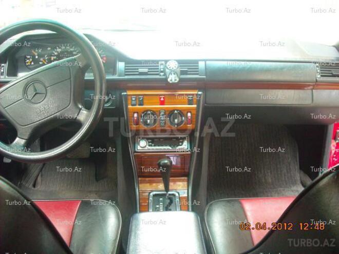 Mercedes E 200 1994, 270,000 km - 2.0 l - Bakı