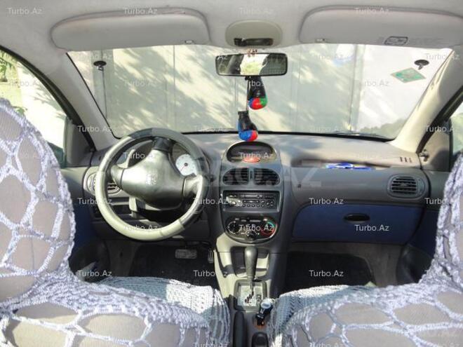 Peugeot 206 2002, 82,000 km - 1.4 l - Bakı