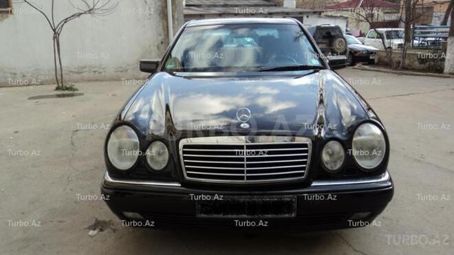 Mercedes E 240 1998, 210,000 km - 2.4 l - Bakı
