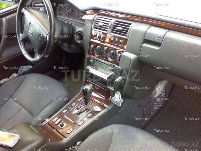 Mercedes E 280 2000, 145,000 km - 2.8 l - Bakı