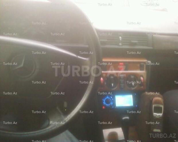 Mercedes E 220 1994, 256,000 km - 2.2 l - Bakı