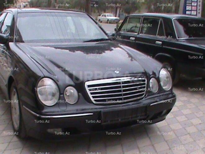 Mercedes E 220 2001, 165,000 km - 2.2 l - Bakı