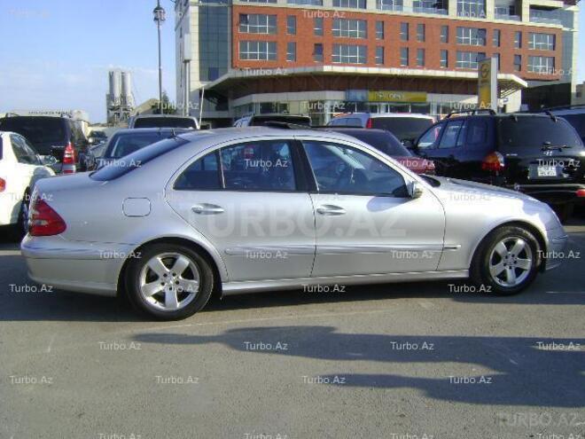 Mercedes E 270 2003, 176,000 km - 2.7 l - Bakı