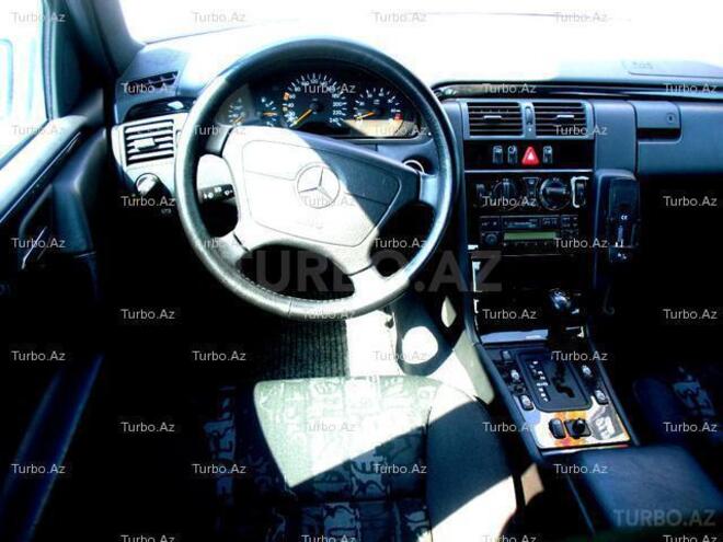 Mercedes E 240 1997, 126,000 km - 2.4 l - Bakı