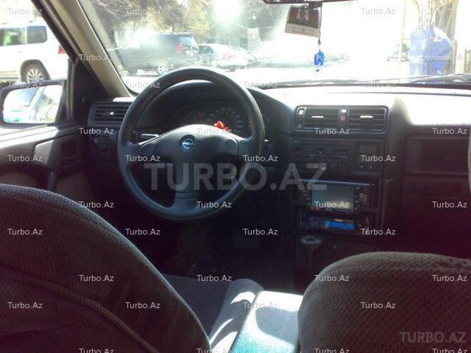 Opel Vectra 1995, 243,000 km - 1.8 l - Bakı