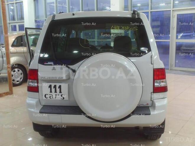 Mitsubishi Pajero io 2002, 111,300 km - 2.0 l - Bakı
