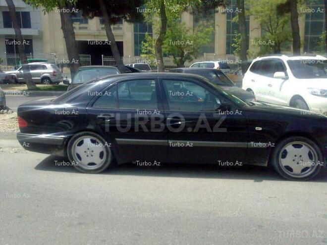 Mercedes E 240 1998, 220,000 km - 2.4 l - Bakı
