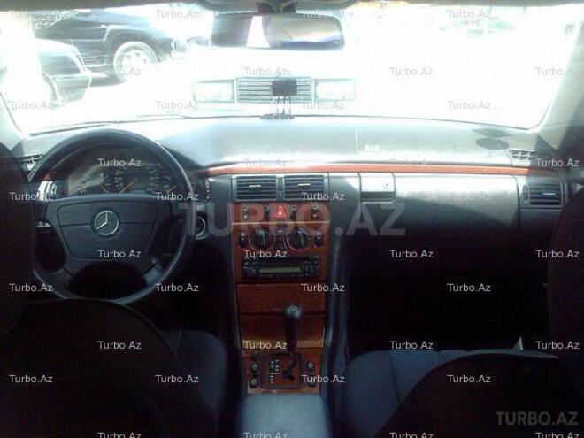 Mercedes E 240 1998, 220,000 km - 2.4 l - Bakı