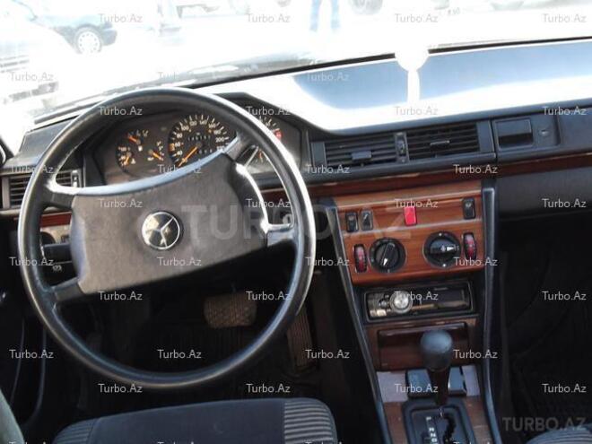 Mercedes E 200 1993, 280,000 km - 2.0 l - Bakı