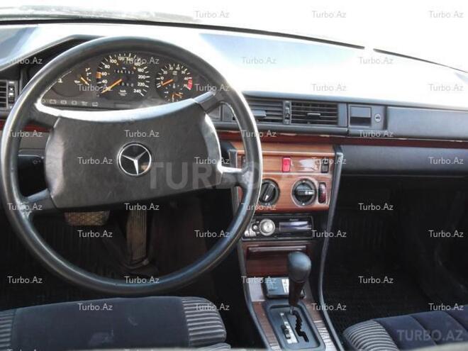 Mercedes E 200 1993, 280,000 km - 2.0 l - Bakı