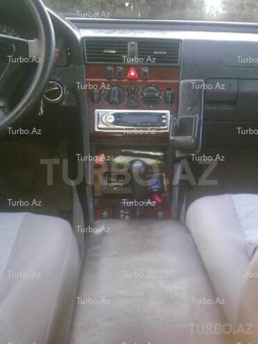 Mercedes C 250 1997, 189,000 km - 2.5 l - Bakı