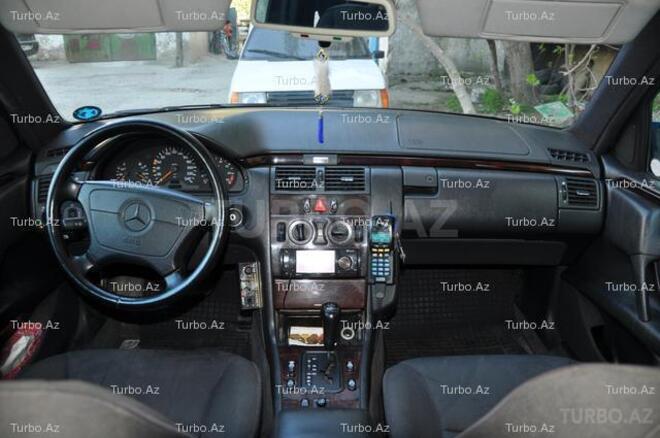 Mercedes E 230 1996, 285,000 km - 2.3 l - Bakı