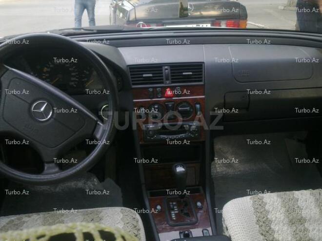 Mercedes C 220 1999, 240,000 km - 2.2 l - Bakı