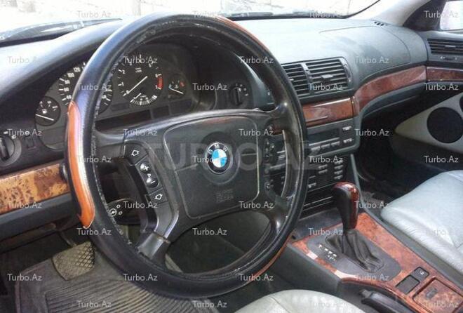 BMW 528 1999, 298,000 km - 2.8 l - Bakı