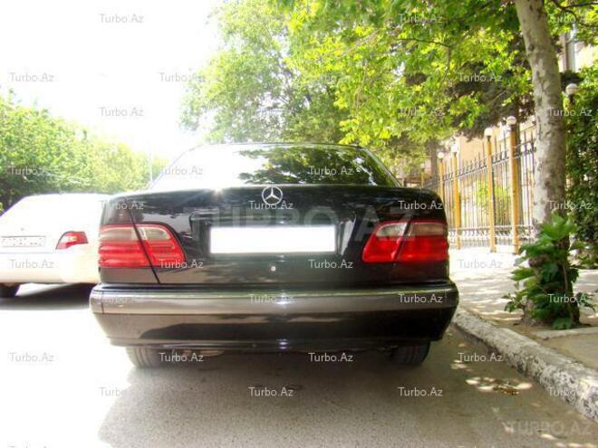 Mercedes E 200 2001, 176,000 km - 2.0 l - Bakı