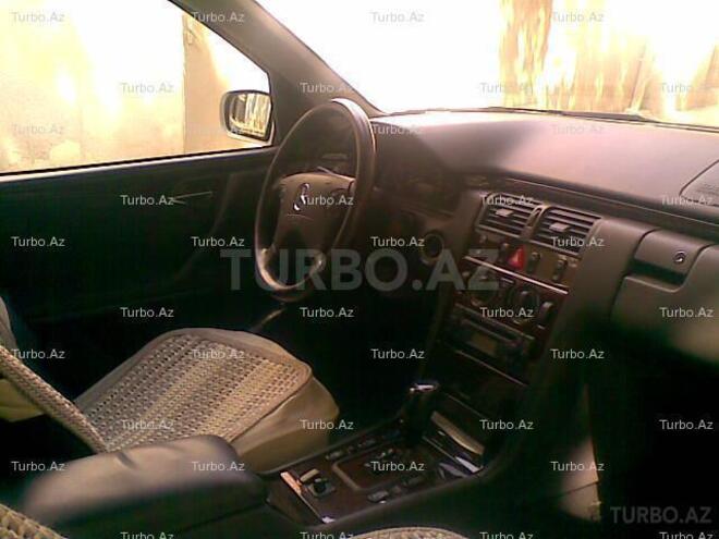 Mercedes E 270 2000, 180,000 km - 2.7 l - Bakı