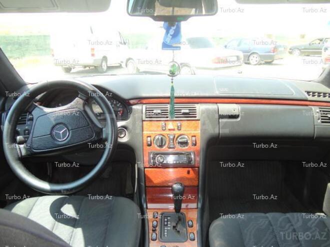 Mercedes E 230 1997, 248,000 km - 2.3 л - Bakı
