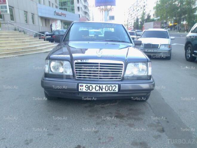 Mercedes E 250 1995, 174,000 km - 2.5 l - Bakı