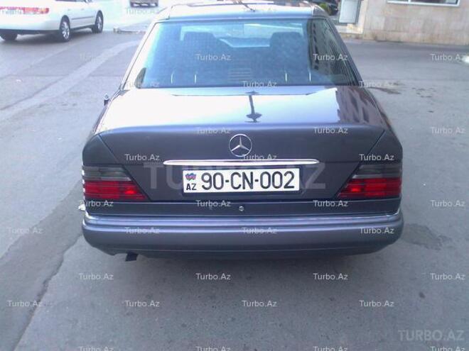 Mercedes E 250 1995, 174,000 km - 2.5 l - Bakı