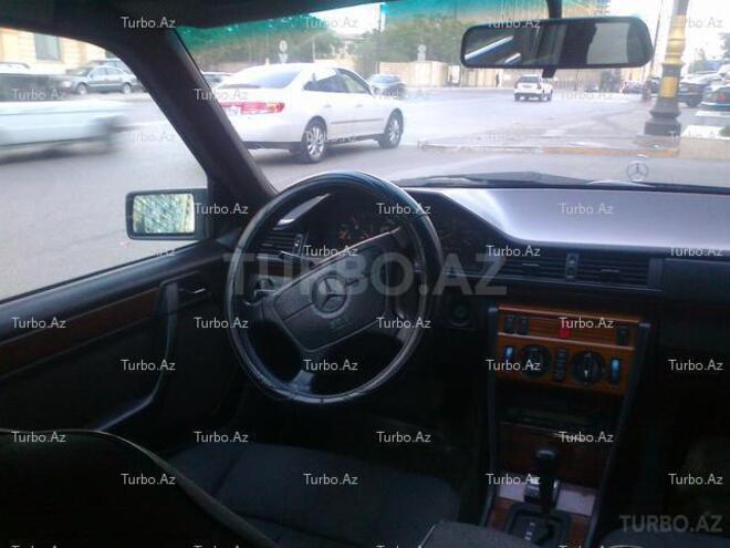 Mercedes E 250 1995, 174,000 km - 2.5 l - Bakı
