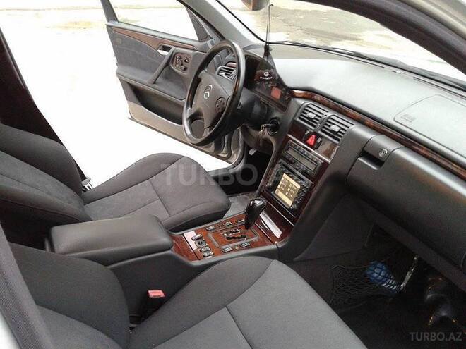 Mercedes E 240 2001, 118,997 km - 2.4 l - Sumqayıt