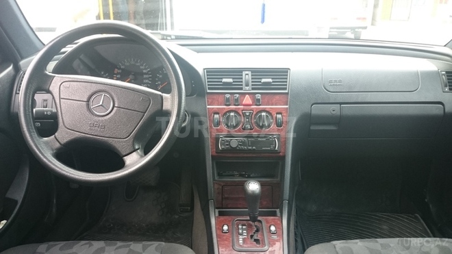 Mercedes C 180 1999, 200,000 km - 1.8 l - Bakı