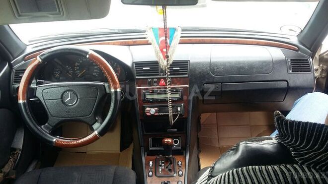 Mercedes C 220 1999, 224,804 km - 2.2 l - Bakı