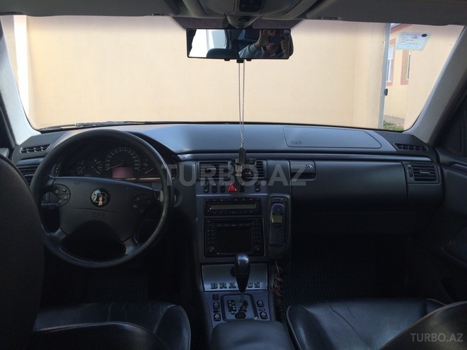 Mercedes E 270 2001, 205,000 km - 2.7 л - Naxçıvan