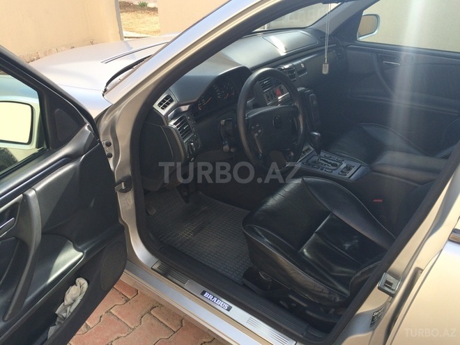 Mercedes E 270 2001, 205,000 km - 2.7 л - Naxçıvan