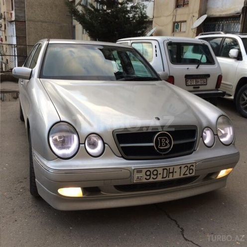 Mercedes E 270 2001, 205,000 km - 2.7 л - Naxçıvan