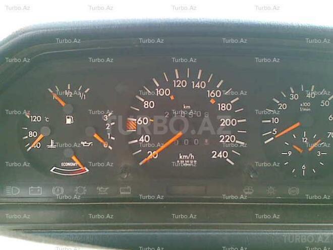 Mercedes E 300 1990, 210,510 km - 3.0 l - Bakı