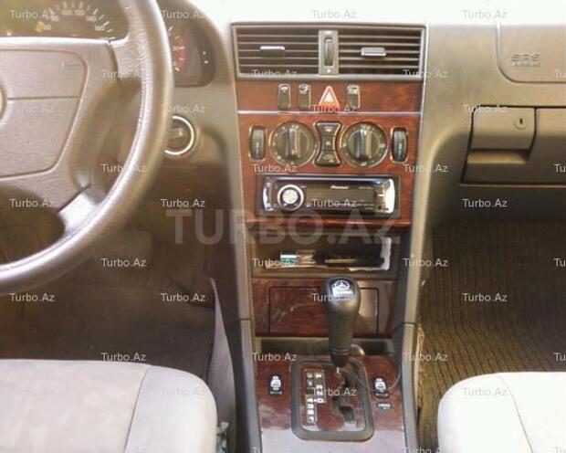 Mercedes C 220 1999, 178,255 km - 2.2 l - Bakı