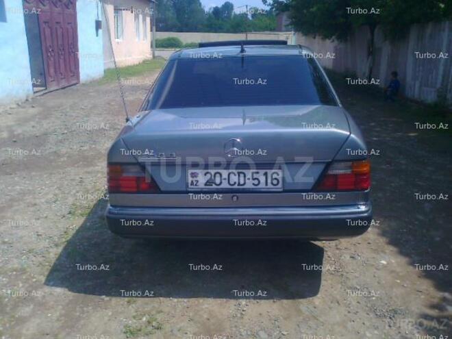 Mercedes E 250 1992, 261,460 km - 2.5 l - Bakı