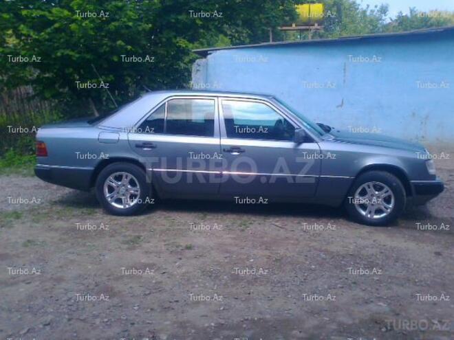 Mercedes E 250 1992, 261,460 km - 2.5 l - Bakı