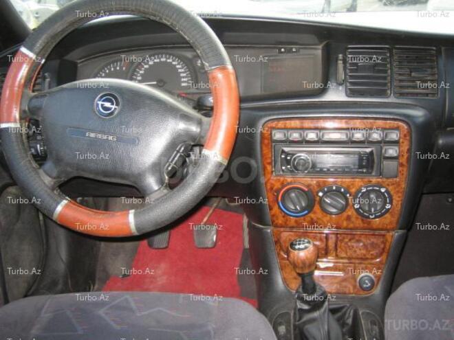 Opel Vectra 1996, 310,000 km - 2.0 l - Bakı