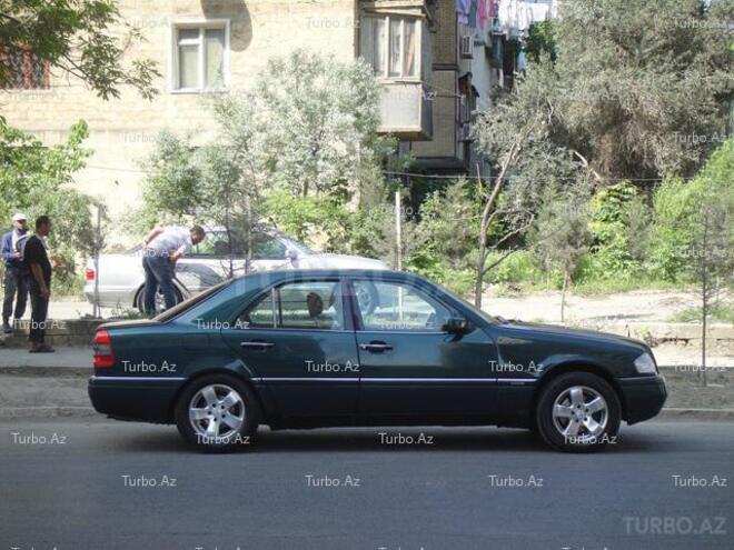 Mercedes C 220 1995, 310,000 km - 2.2 l - Bakı