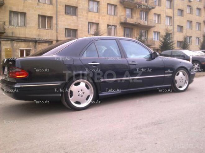 Mercedes E 320 2001, 146,000 km - 3.2 l - Bakı