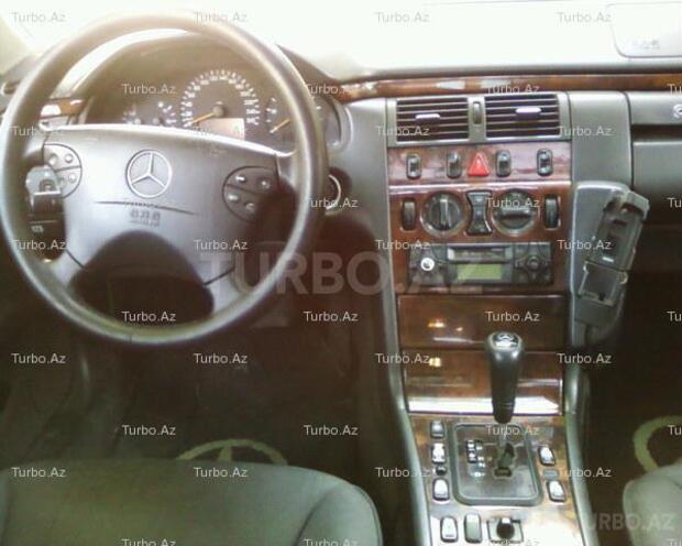 Mercedes E 270 2000, 222,000 km - 2.7 l - Bakı