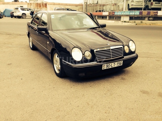Mercedes E 240 1997, 195,600 km - 2.4 l - Bakı